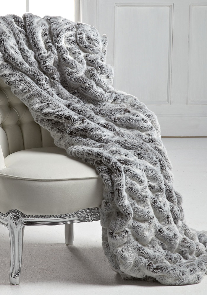 instyle-decor.com/designer-throw… "Luxury Fur Throws" Trending in Hollywood Retweet Style