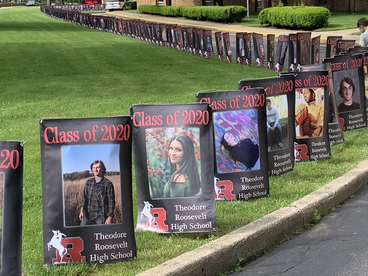 DLove1993's tweet photo. Field of Dreams!!!  Congratulations Class of 2020 https://t.co/wvwhXqpU6i