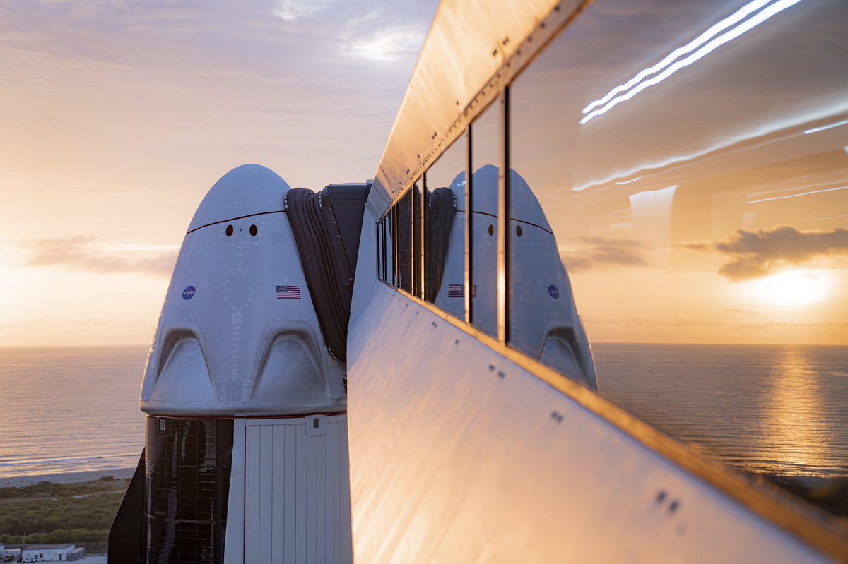 Thom_astro's tweet photo. On prend les mêmes et on recommence aujourd’hui à 21:22 (heure FR), pour le tir historique de la @NASA avec @SpaceX. Prévision météo favorable seulement à 50%...🤞🏻Toujours visible en live sur la webTV de la NASA. Bienvenue dans le futur ! 🚀🐉🧑🏼‍🚀💫🌍 https://t.co/Baia4SfhXF