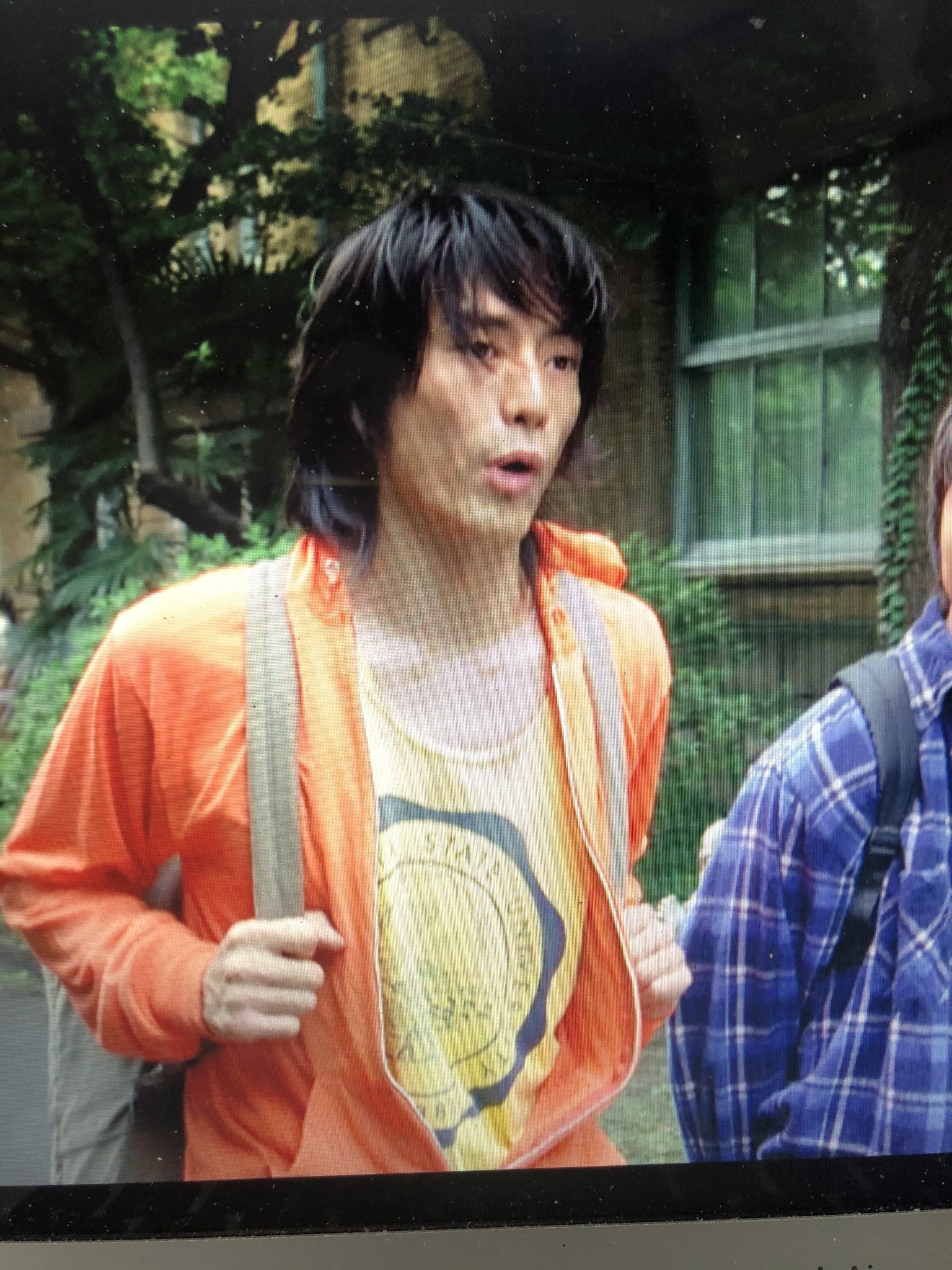 田中寿司ロボット 服はハチクロの伊勢谷友介で撮りました 黄色のタンクトップの柄は描きました T Co Giauj0dqce Twitter
