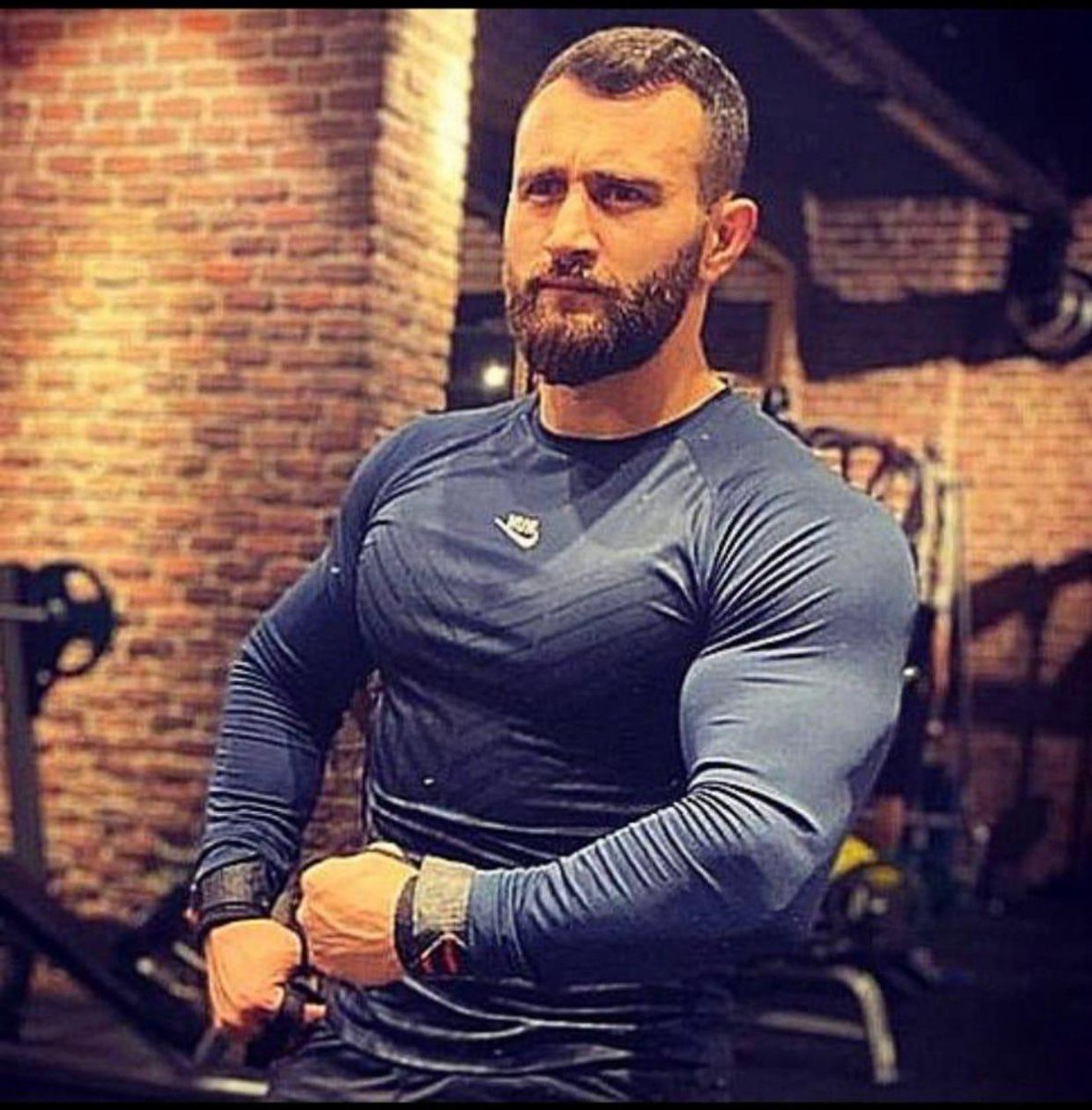 Kahbe bitmez şehidim.
Mekânın cennet kabrin nur olsun.
Atakan Arslan