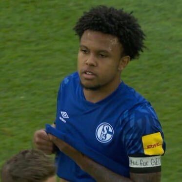 BleacherReport's tweet photo. USMNT’s @WMckennie wearing a “Justice For George” armband in today’s Schalke game https://t.co/x3khfZCKyb