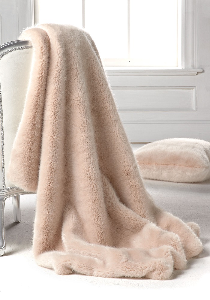 instyle-decor.com/designer-throw… "Designer Fur Throws" Trending in Hollywood Retweet