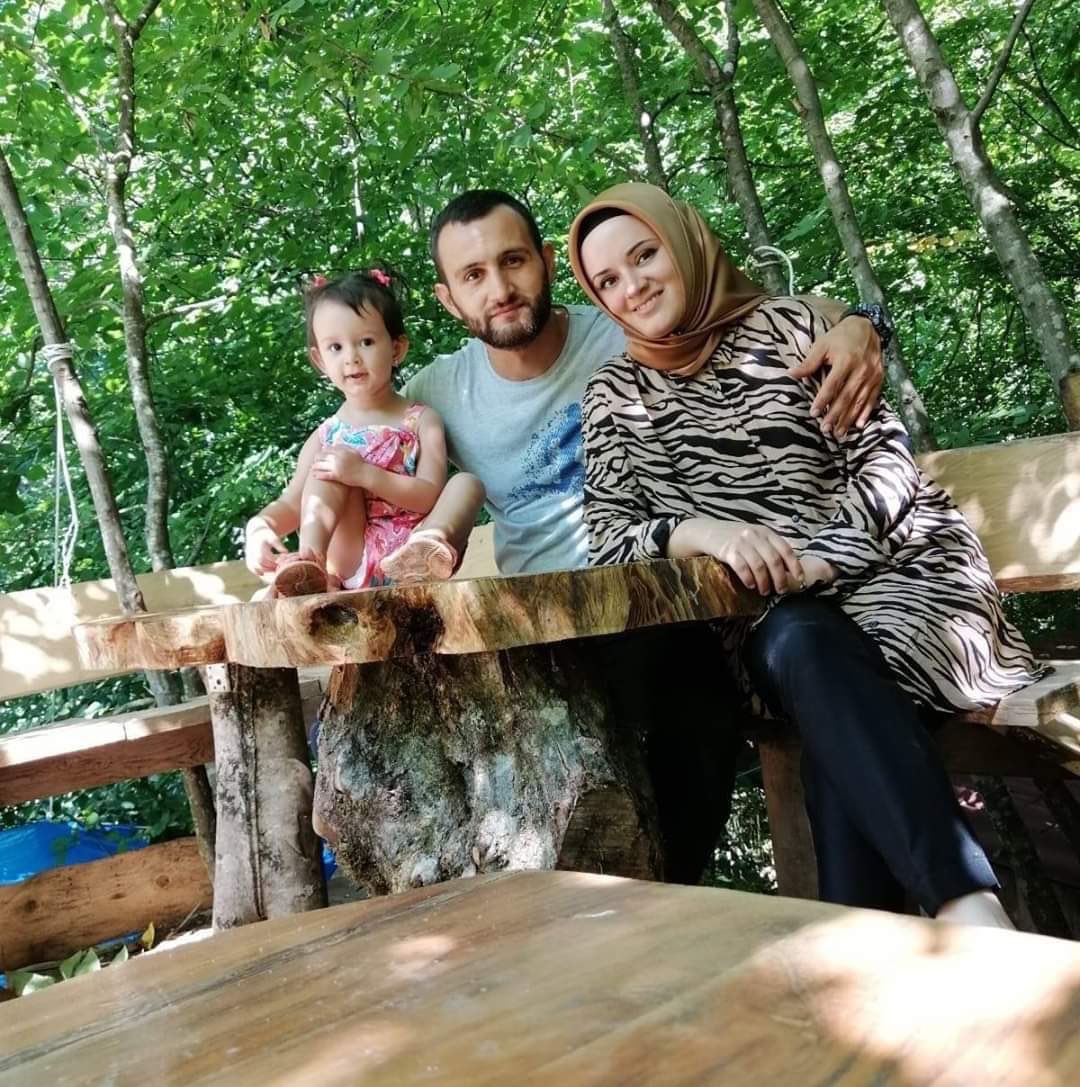 _kuloglu's tweet image. Bir kerede hakkı savunun bir kerede haklının yanında olun mert olanı namert olana çiğnetmeyin!

 Sen hakkını helal etme şehidim !

#PolisiminYanındayım