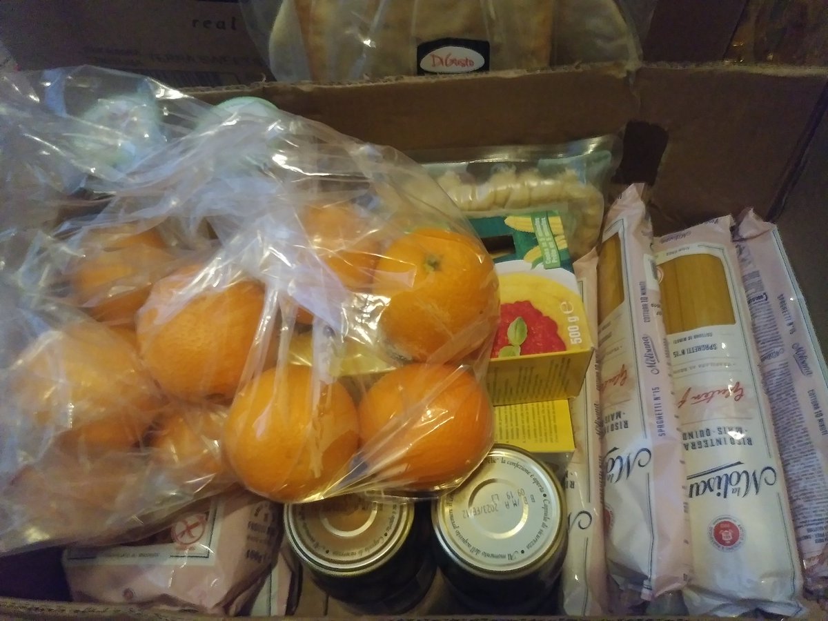 MY_KINDA_SEX_ED's tweet photo. @madly_mental @melissa_flick @under30k @greenhkd @dumyute @fordnation I contacted #pastaitforward &amp; at first they said they didn't have any celiac safe foods. The next day they called to say someone had just donated some &amp; today they had a volunteer drive this amazing gift all the way to us in Barrie https://t.co/ABZuBQxskT