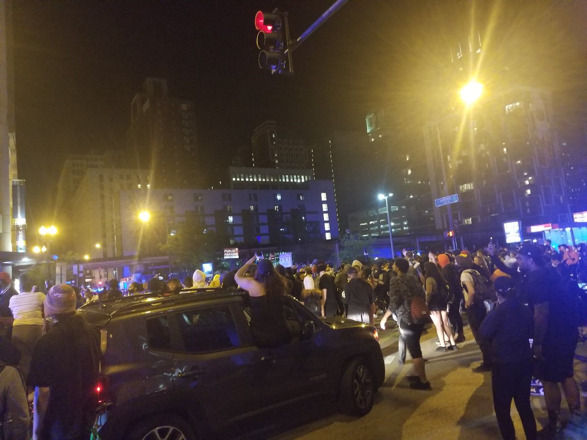 GlitteryS0BB's tweet photo. My people are mad. WE are mad. We are TIRED. STOP KILLING US LEAVE US ALONE #chicagoprotest #JusticeForGeorgeFlyod #lasnight https://t.co/V6nZVsoXNV