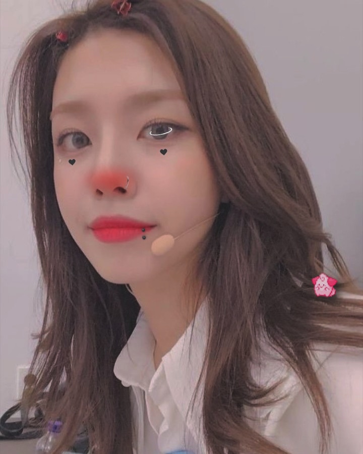 BelzinhaEu's tweet photo. Edits Daye e Gowoon ❤ @BerryGood2014 #gowoon #daye #whereisdaye #berrygoodconceptgirlcrush https://t.co/d5sR4FUEbl