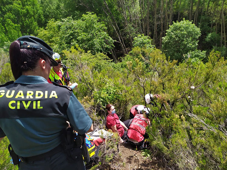 Una mujer es traslada al hospital de Guadalajara tras sufrir una caída en Valverde de los Arroyos - https://t.co/0VzFOvIisU https://t.co/HkdRP2U1PF