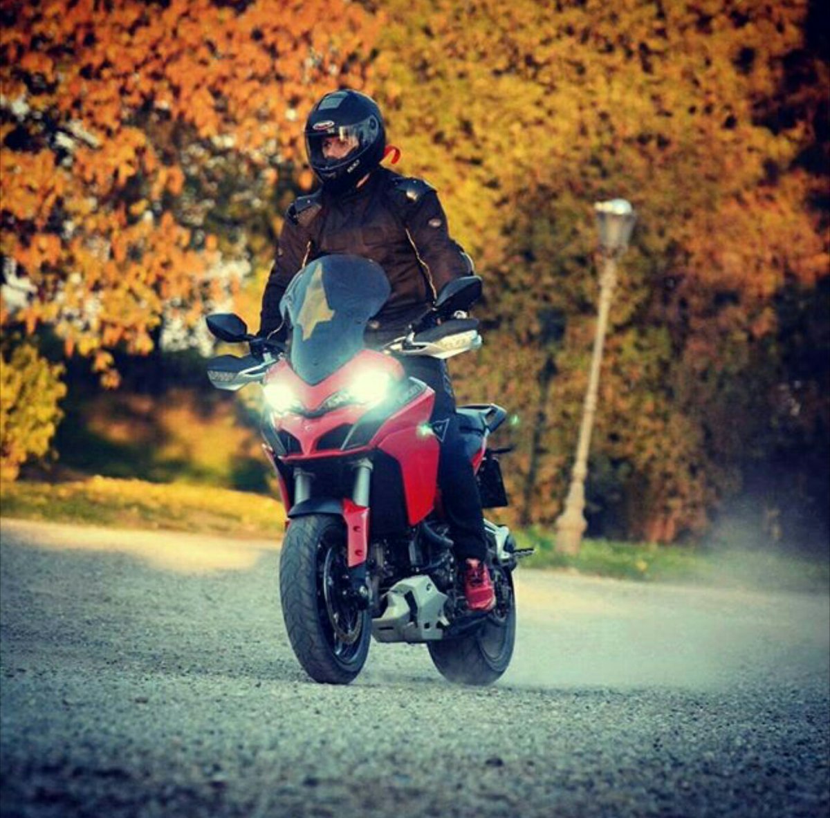 SpeedMasterAB37's tweet photo. AVR #3⃣7⃣  🇷🇸@ducaticorse 🇮🇹 🏁1⃣ 🏆🍾@DucatiMotor @DucatiUSA 🏍💪🎸🎶❤ @ArubaRacing  #DucatiCorseGames #PanigaleV4 https://t.co/2nzX2Vu77X