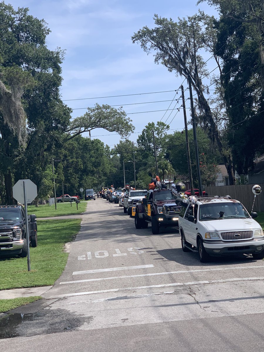 Thank you so much <a href="/CityZephyrhills/">CityofZephyrhillsED</a>! <a href="/zhs_2020/">Zephyrhills Class of 2020</a> <a href="/ZHillsFreePress/">ZephyrhillsFreePress</a> <a href="/ZHSBulldogs/">@ZHSBulldogs</a> @ZHS_DrStanley