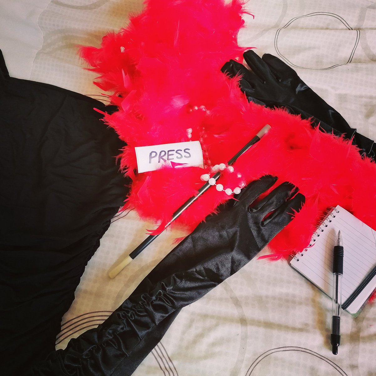 Building character for tonight's #murdermystery hosted by <a href="/29Krissy/">❤krissy_29❤</a> on <a href="/citysocializer/">CitySocializer</a>!

#stayinwithcs #virtualevent #whodunnit #1920sfashion