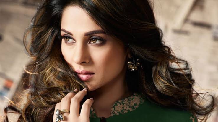 Happy birthday most beautiful ,Jennifer Winget 