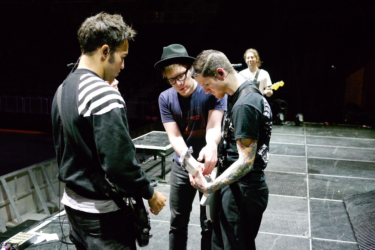 Happy birthday Andy Hurley 