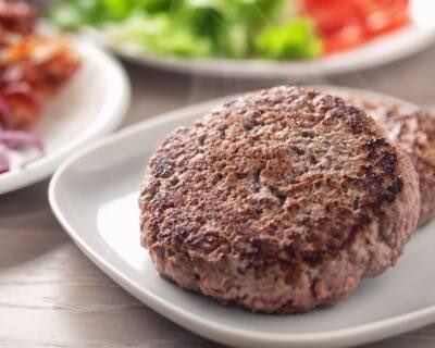 9) Steak haché de bœuf / brochette de dinde / viande de kebab / Sucuk (ça passe crème )