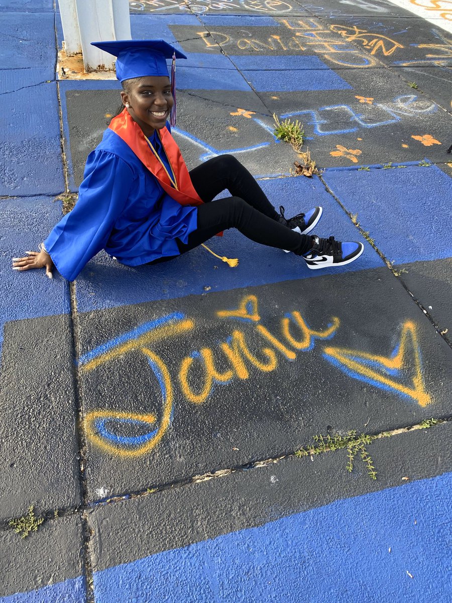 IamHisKitty's tweet photo. @ABC7News @pgcps #ClassOf2020 @SGAupdate  Congratulations Jania !!!!!! https://t.co/td17EfhOMG
