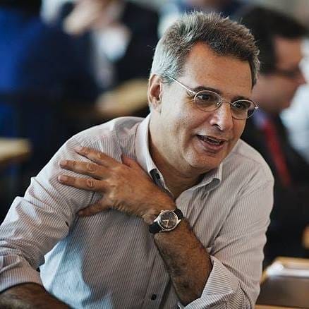 jornags's tweet photo. Há pessoas nascidas para brilhar, trazendo paz, conforto e inspiração nos momentos mais difíceis . Gilberto Dimenstein foi uma delas. Desde os tempos da Folha, fui sempre seu leitor incondicional. Você nos deixou aqui na terra, mas será uma estrela eterna no céu. #dimenstein https://t.co/FYoZtrF9jQ
