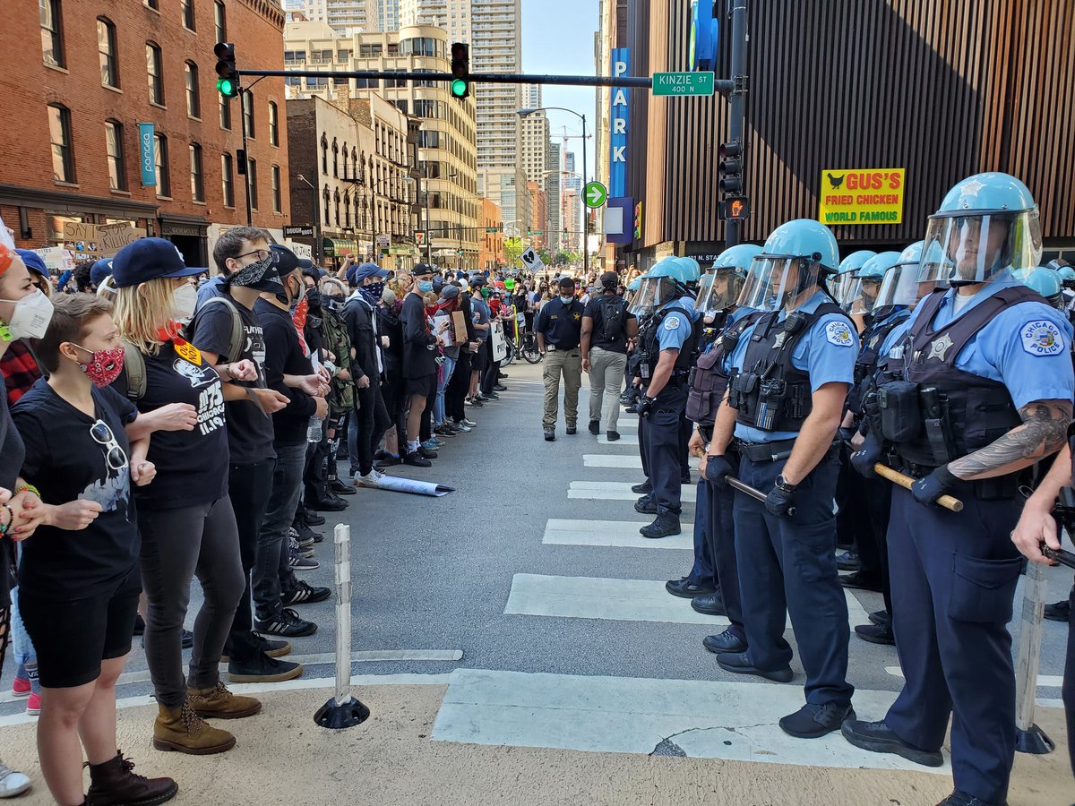 Group of protesters are standing off with police on State and Kinzie near Trump Tower.  #Chicago  #GeorgeFloyd