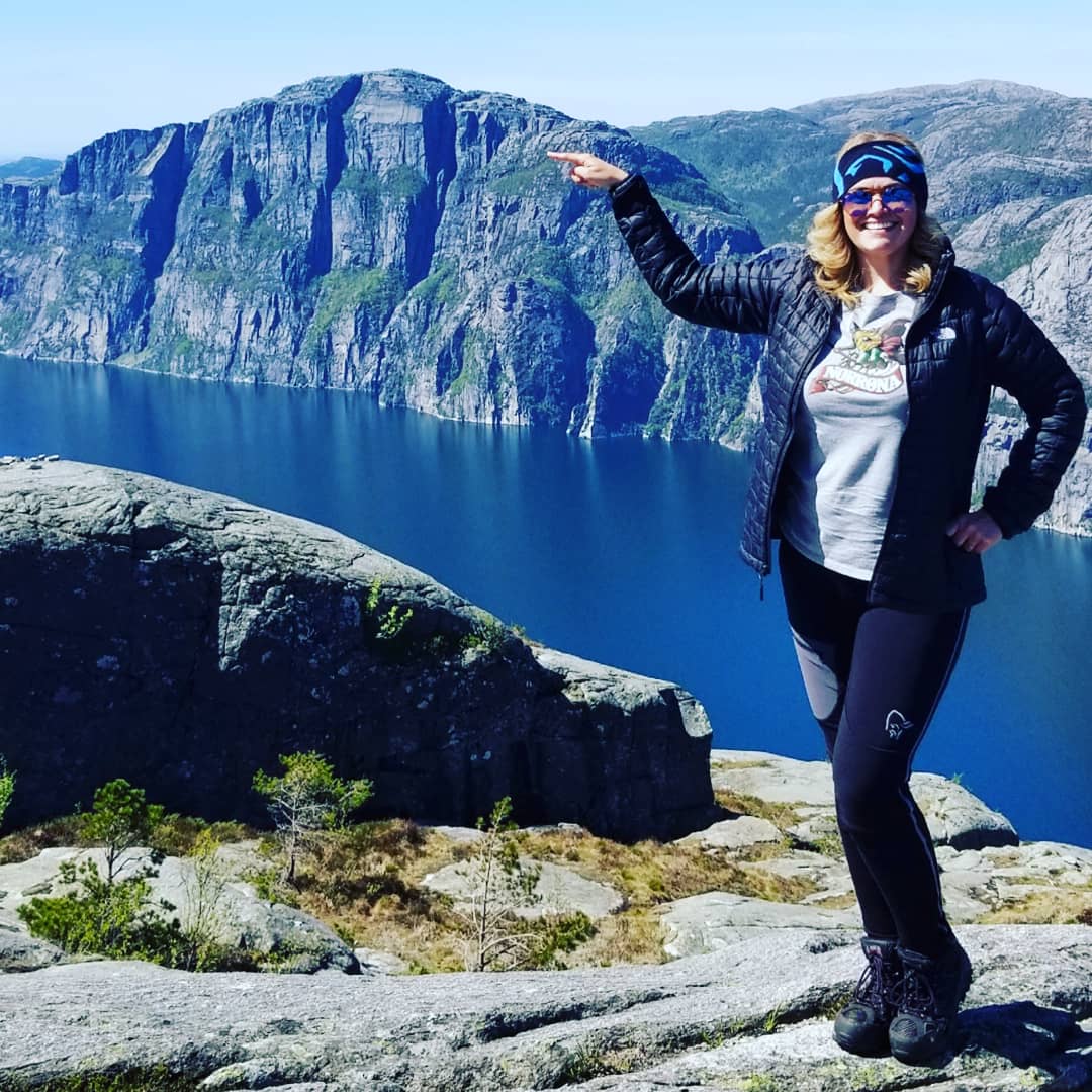clorinda_ferral's tweet photo. Seguimos descubriendo las maravillas de noruega, teniendo de frente el famoso hike Preikestolen, el púlpito! Caminamos mucho, pero valió enorme la pena! #hikegroup #senderismo #amonorway #nomequieroirnunca #🇸🇯🏔🌏 https://t.co/6UtwzBc1l4