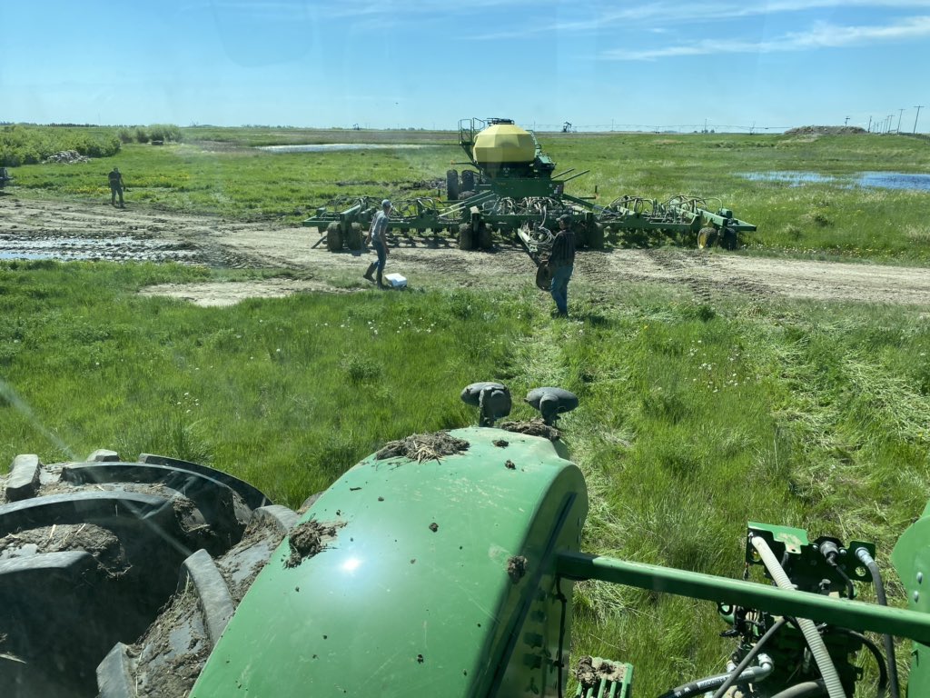 Got a text at 12:30 this morning saying he’s stuck. Turned out it was outside the field ! #westcdnag #plant20