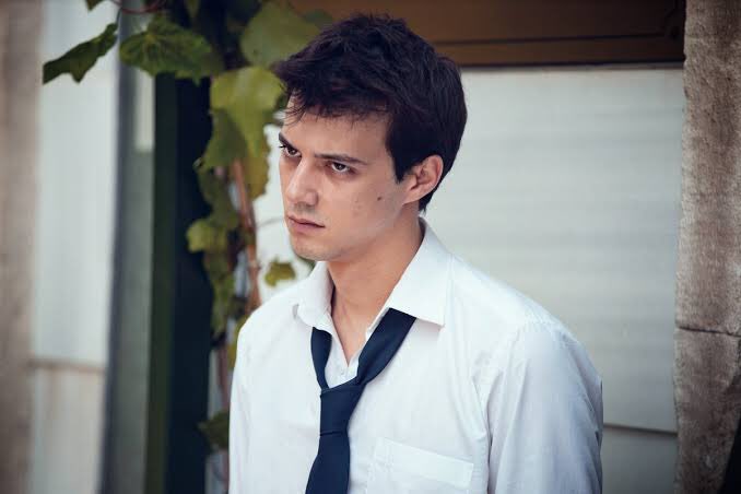 HigoorSelifi's tweet photo. vontade abraçar o Sinan e dizer "amigo vai ficar tudo bem" 🤧 

NETFLIX RENEW LOVE 101 https://t.co/z4sSimBRVP