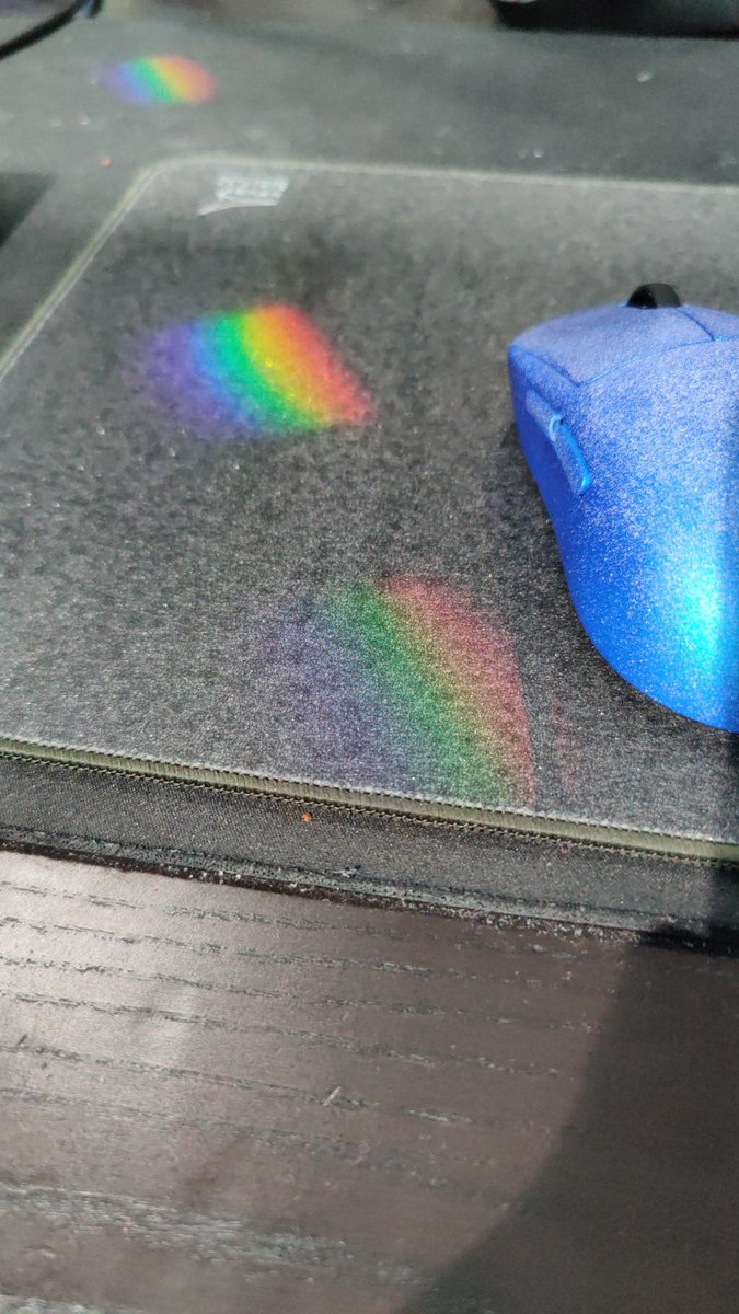 Sardoche_Lol's tweet photo. L'arc en ciel plus présent que jamais pour me porter chance https://t.co/1SJc1zqSz5
