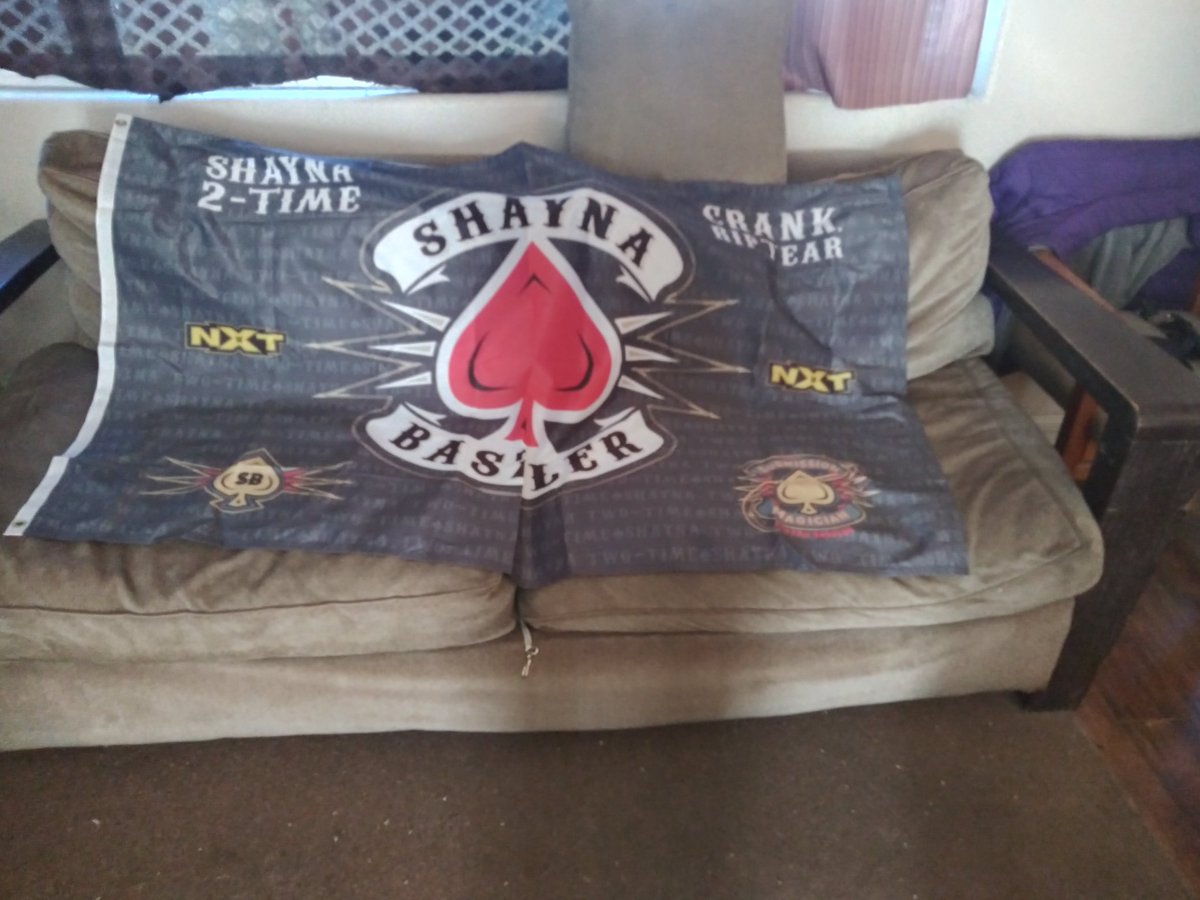 jaividalfangirl's tweet photo. Happy earliy birthday to me my shayna flag came . @QoSBaszler this is bout to be so dope on my wall #shayna2time #nxt #submissionmagician #crankriptear 
#shaynabaszler https://t.co/mwatCadw8Q