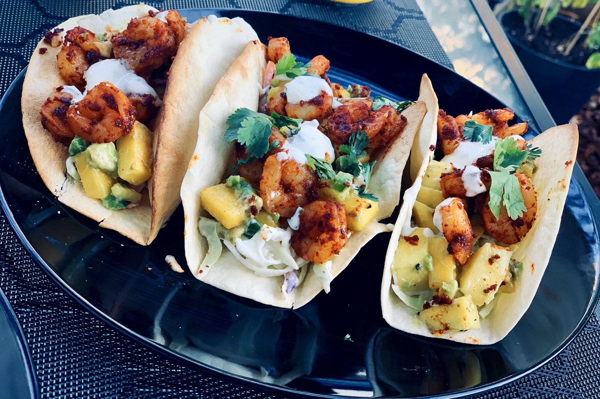 Summer weather brings chipotle shrimp tacos 😋❤️