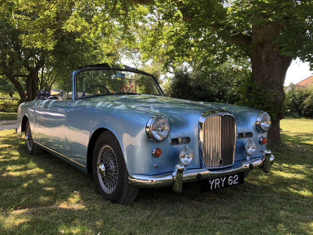 Do love a bit of dappled shade.#alvis @AlvisCarCompany #classiccars #classiccar #classiccarculture #heritageengineering #mobileheritage #coachbuilding #artisanskills