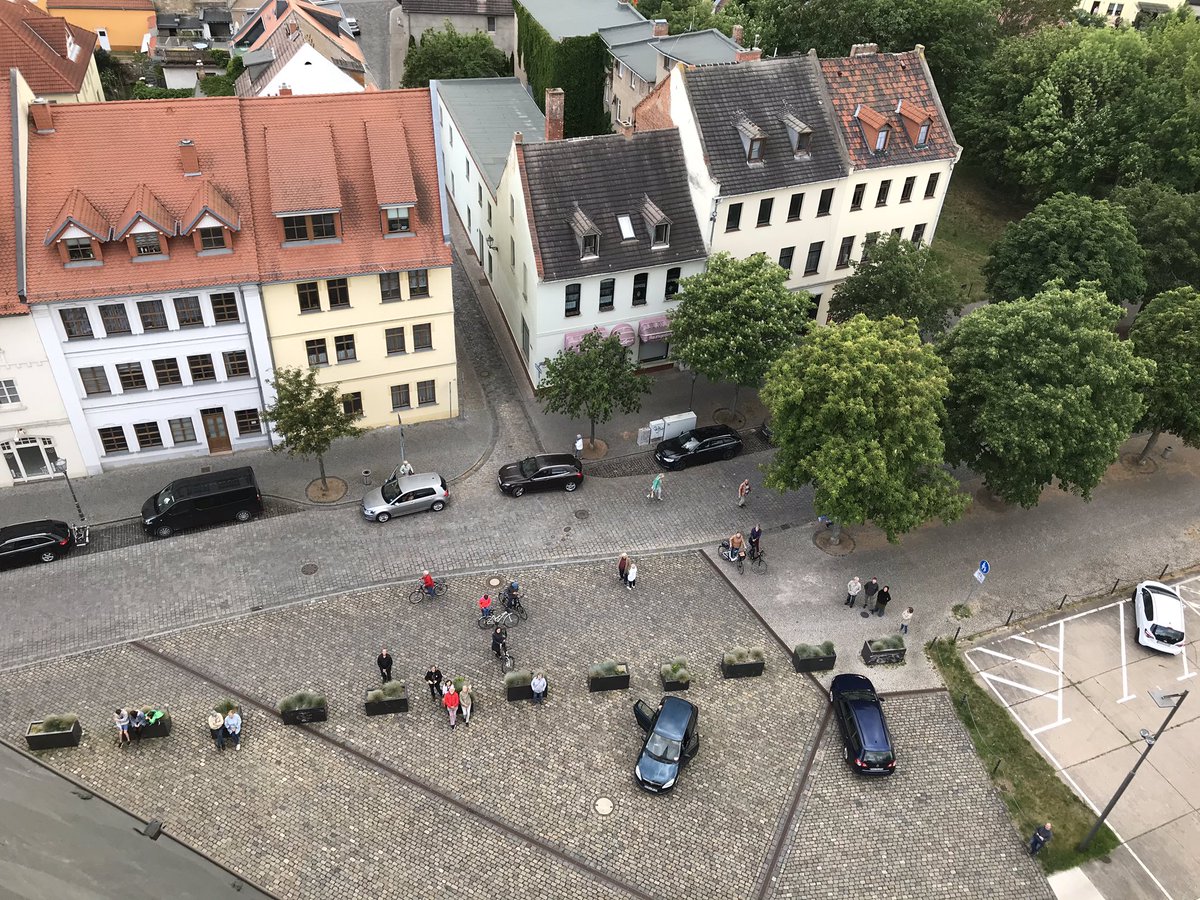 MarienBlaeser's tweet photo. #Balkonsingen #Turmmusik
Und schon ist es wieder vorbei, das #Turmblasen von der Marienkirche in #Bernburg. Am kommenden Sonnabend findet das Turmblasen um 19:00 Uhr an der Alten Waldauer Kirche statt.
Vielen Dank für‘s Zuhören!
Infos: https://t.co/n0rSCLwbz7 https://t.co/qJbwm8f3Fs