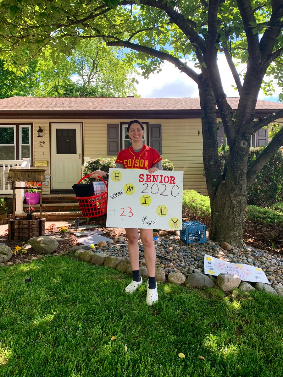 EHS_Softball1's tweet photo. 1st stop: We celebrated Emily and all of her achievements! #EHSclassof2020 https://t.co/gsOOh78Gr9