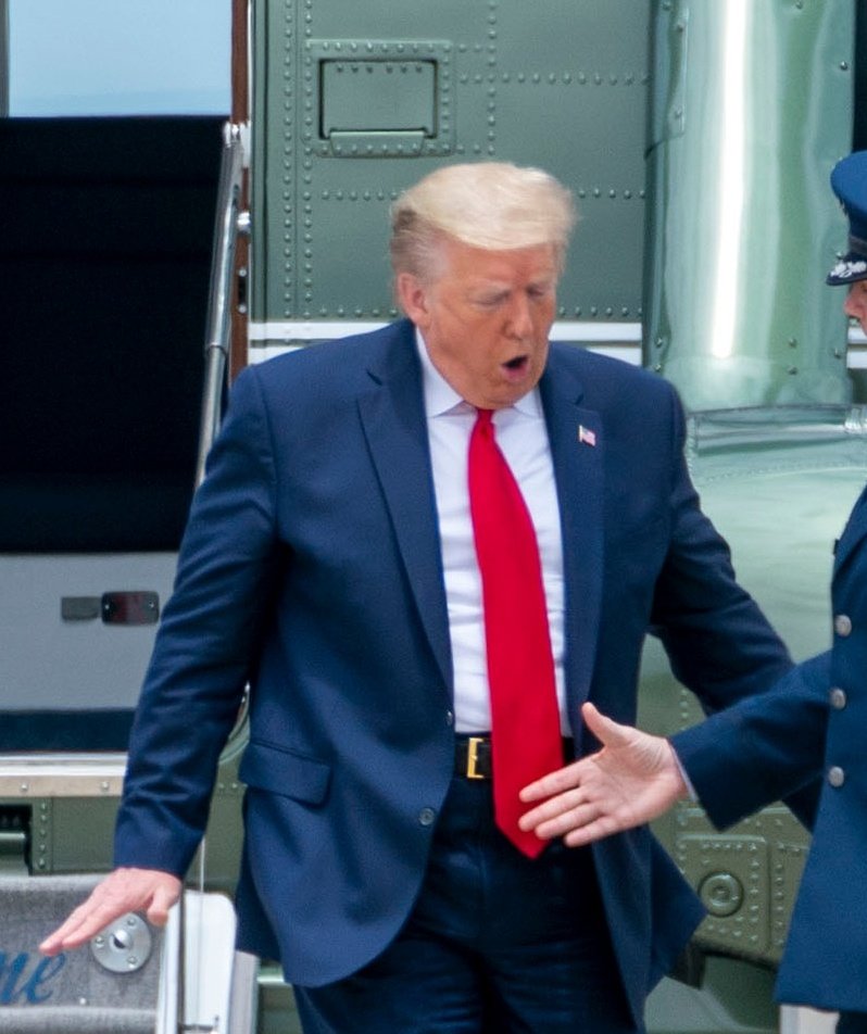 EZSHOqDWoAAD_97?format=jpg&name=medium