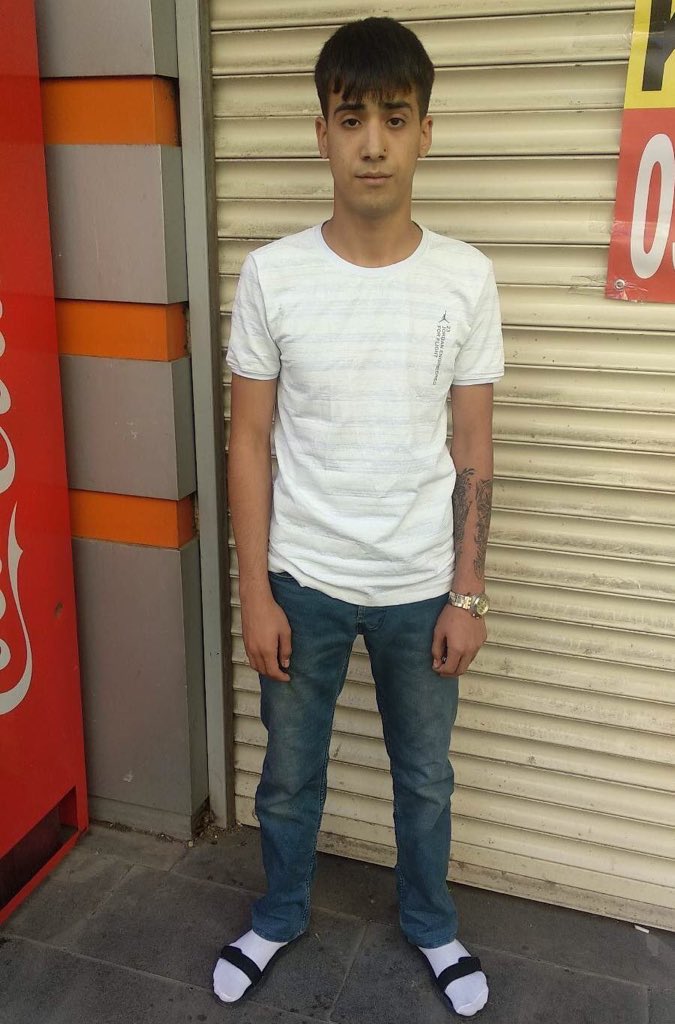 _kuloglu's tweet image. Neydi mantığınız köpeğin insanı ısırması haber değildir insanın köpeği ısırması haberdir. Köpeğiniz burda ! Bir gün köpeklerinizle aynı mezara gireceksiniz !

#PolisiminYanındayım