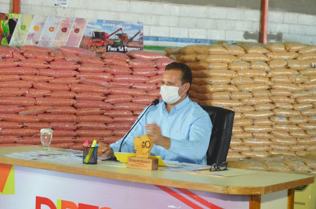 Desde Valle de la Pascua en el programa En Directo con el Gobernador, junto a los productores celebramos el inicio del ciclo de siembra y garantizamos que Guárico será un referente productivo en este 2020.

#ProducirEsVencer

#30May

#UnionLuchaYCompromiso