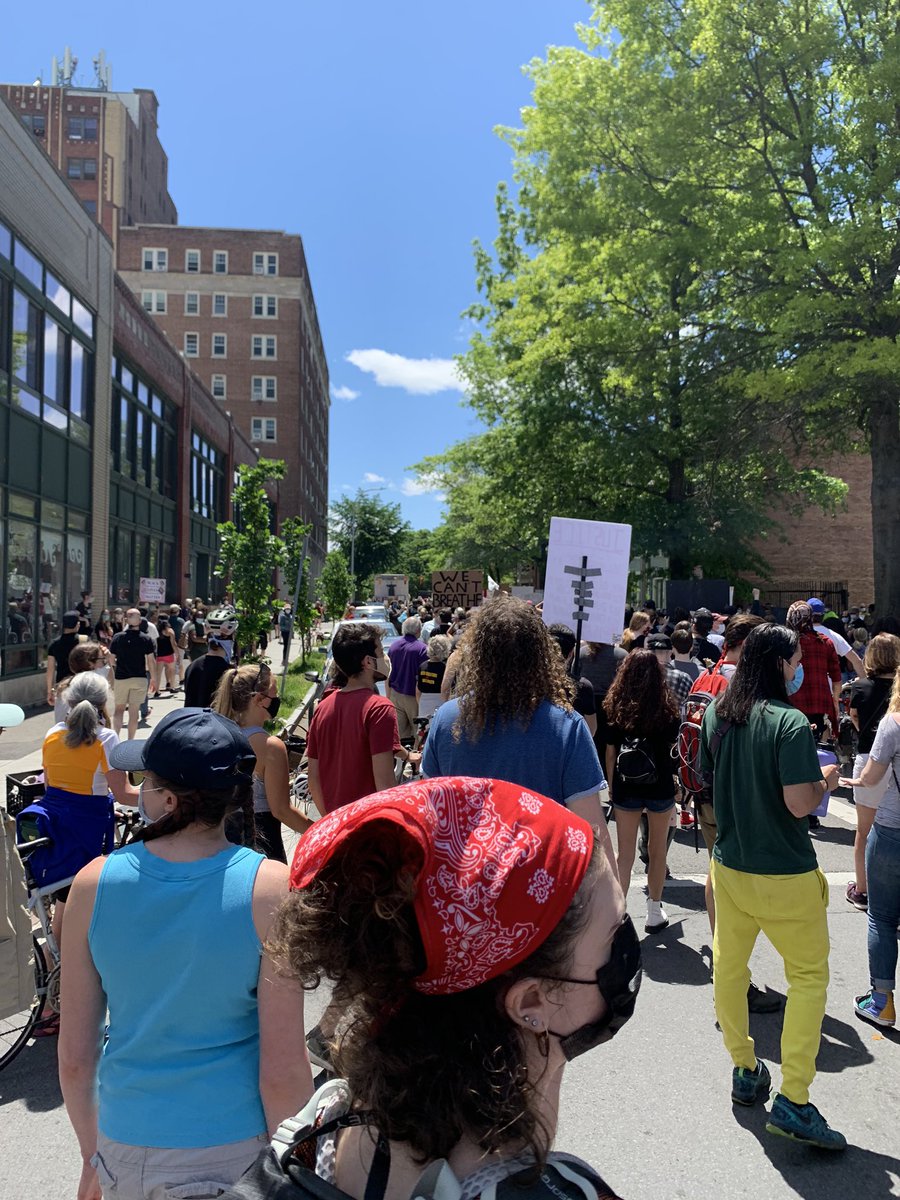 Aliizfine's tweet image. ALBANY, NY: handing out hot meals, water, and snacks. Lots of people. Posters everywhere.