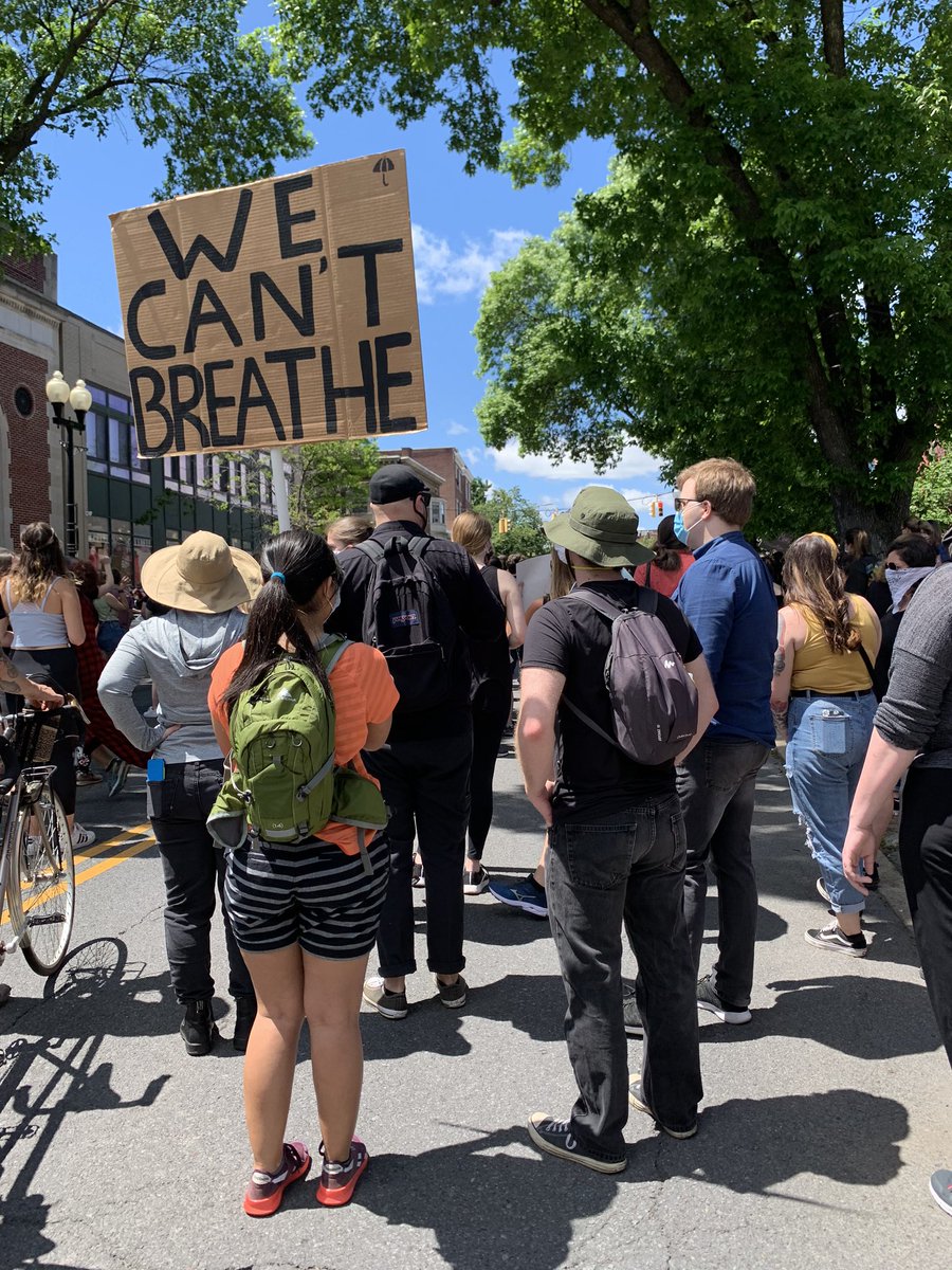 Aliizfine's tweet image. ALBANY, NY: handing out hot meals, water, and snacks. Lots of people. Posters everywhere.