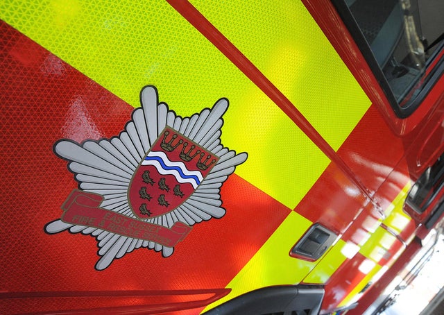 Mobilised 14:12 to car fire #BurwashCommon OOA scene and oil spillage made safe. #oncallfire