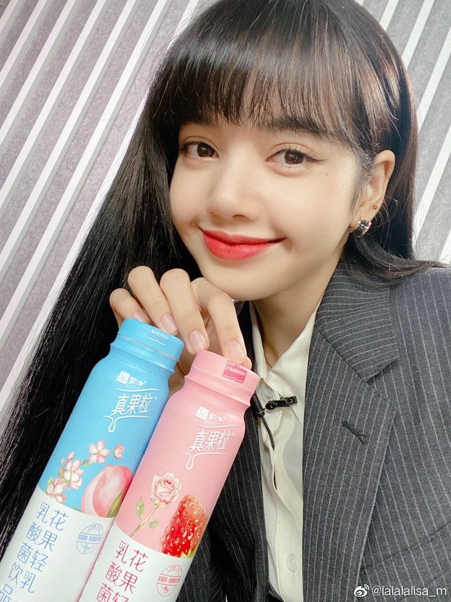 lalisaarg's tweet photo. 📷【WEIBO| 200531】 😺Actualizacion de weibo con Lisa 
_____
#lalisamanoban #lisabp #LISA #blackpinklisa #BLACKPINK #BLINK 
@ygofficialblink https://t.co/GGao9NUdCU