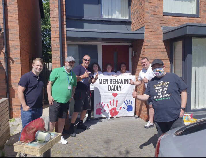 RimroseHope's tweet photo. Rimrose Hope would like to thank our own MJ and Johnny Vegas for helping our families during this difficult time. MJ and a Johnny used the smiley bus to deliver food parcel to families in Seaforth, Knowsley and Liverpool. Well done guys! 🌈🌈 @JohnnyVegasReal @stevemorganfdn https://t.co/akn6Yw70E7