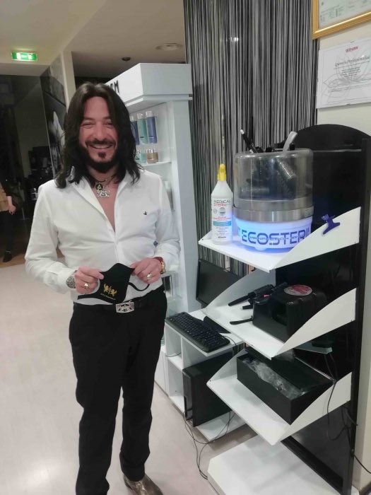 Cari amici, siamo entusiasti nel dirvi che siamo il primo salone in Toscana a sperimentare questa nuova tecnologia con la sanificazione continua con il plasma freddo.

❗️❗️ luccaindiretta.it/in-azienda/202…

#lucapiattelli #sanificazione #lucca #toscana