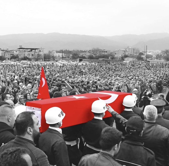 🇹🇷🇹🇷🇹🇷Diyarbakır’ın Bağlar ilçesinde Şehit olan polis memurumuz Atakan Arslan ile Hakkari’de Şehit düşen Piyade Uzman Çavuş Uğur Bora ve Piyade Er Mehmet Günay’a Allah’tan rahmet, ailelerine baş sağlığı ve sabırlar diliyoruz.