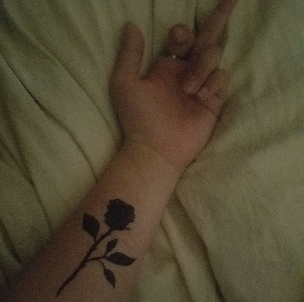 Twoucan 中指 の注目ツイート イラスト マンガ Twoucan 中指 の注目ツイート イラスト マンガ