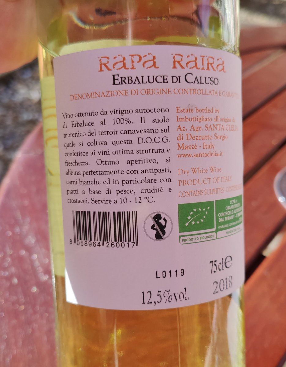 Sunshine in the evening and dinner in the garden
It must be Erbaluce a hidden gem of a white wine from Piemonte
To those from that area salute <a href="/AntonioDeVecchi/">AntonioDeVecchi🇪🇺</a> <a href="/DanieleTaverna/">Daniele Taverna🇪🇺</a> <a href="/turinepi/">Turin Epicurean</a> <a href="/erbalucecarema/">erbalucecaremaconsorzio</a> 
And those who should seek this wine
<a href="/pietrosd/">🍾🍷PIETROVINI🍷🍾</a> <a href="/frankstero/">🏴󠁧󠁢󠁥󠁮󠁧󠁿🇫🇷🇮🇪 F R A N K I E🍷🥂🍇</a> <a href="/cara_vino/">cara rutherford</a>