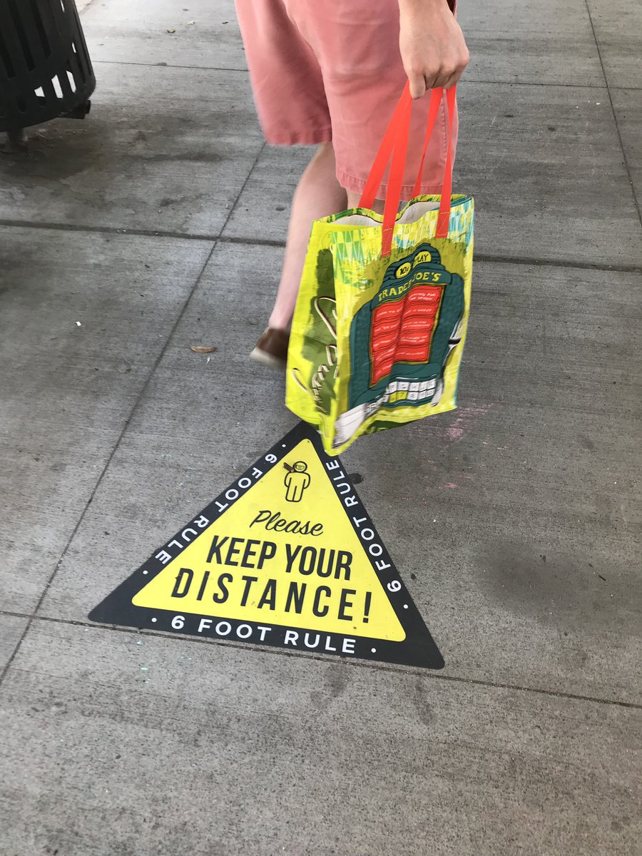 RaviBhalla's tweet photo. Great to see everyone responsibly enjoying the first day of the uptown farmers market with social distancing at the new Viaduct location. Thanks to our vendors, @Bijouproperties and Director Jen Gonzalez for ensuring our residents have continued access to fresh 🍎🍌 and 🌶🥬 https://t.co/YObHEbmhgm