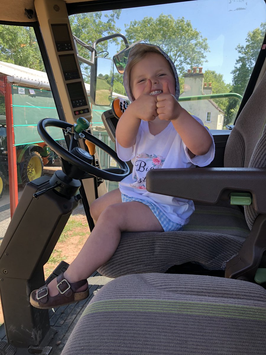 BeaumontRobert's tweet photo. This kid is absolutely obsessed with combines....We had to get it out of the shed today so she could see the spout come out 🤷🏻‍♂️ 
#futurefamer
#combinegirl https://t.co/R9BzNwvR0M