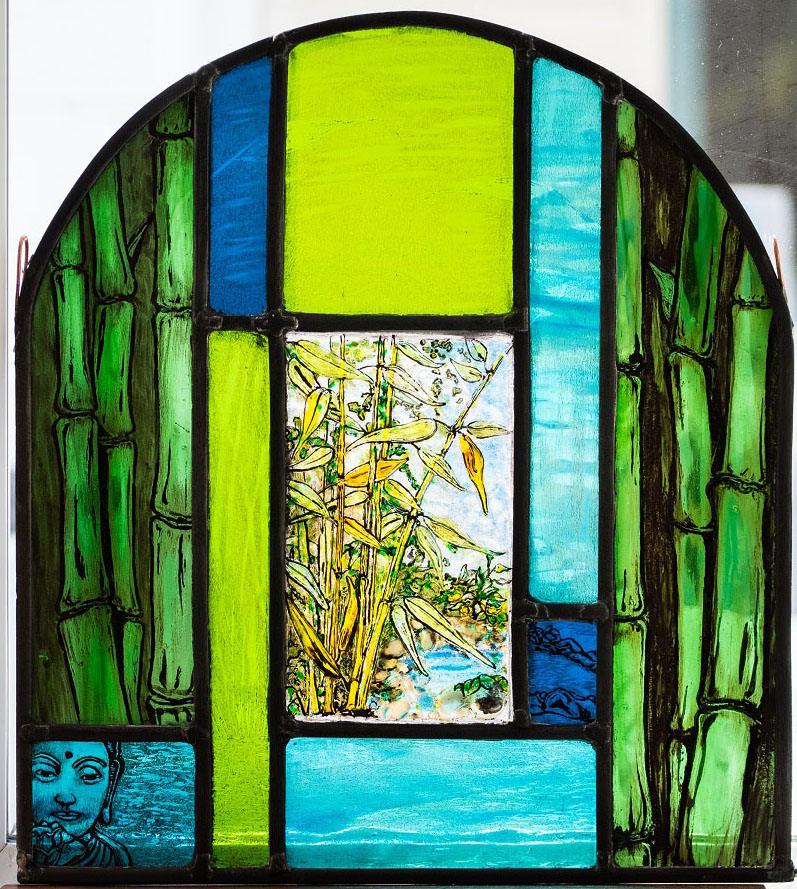 KoruArtsGlass's tweet photo. @HandmadeHour Hello #handmadehour #handmade Fused and Stained handpainted panel - Bamboo Pond from my series Isolation - Through the Garden Window #koruarts #chinesebrushpainting https://t.co/IKGMM4qzUs