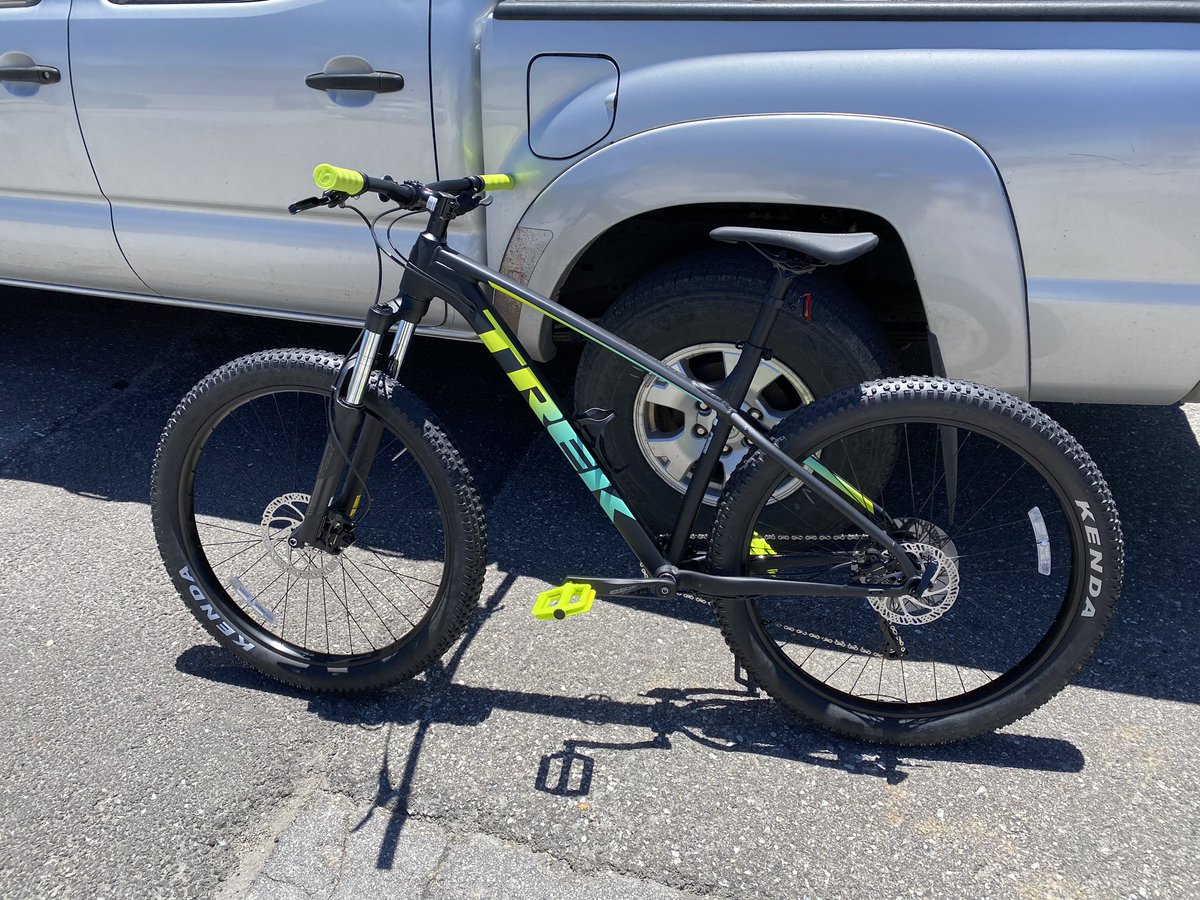 calvin_s83's tweet photo. Excited to take this out and have some fun!! @TrekBikes #fitnessjourney #mountainbiking https://t.co/4ucXgw3TSa