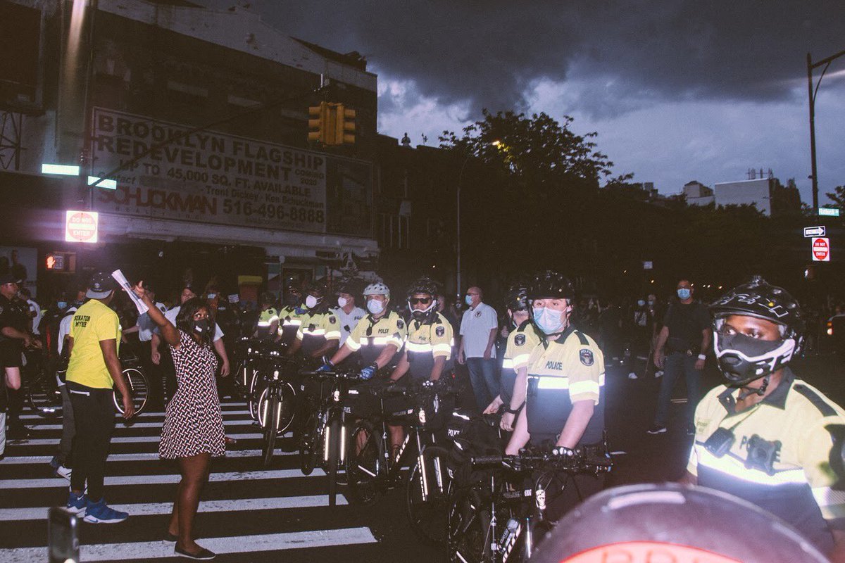 Photo thread: Protests through NYC. Please take the time to look through these and share.  #GeorgeFloyd ,like countless others was murdered as if his life was meaningless. He could've been you or me and I'm not going to wait until it is.