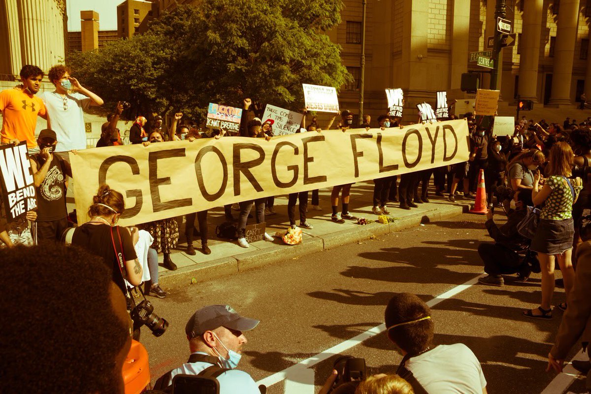 Photo thread: Protests through NYC. Please take the time to look through these and share.  #GeorgeFloyd ,like countless others was murdered as if his life was meaningless. He could've been you or me and I'm not going to wait until it is.