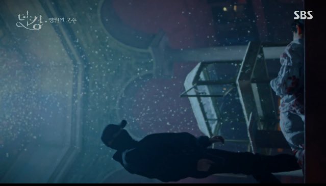 kdramainsight's tweet photo. the transition of this scene deserves an applause periodt. #TheKingEternalMonarchep13 https://t.co/3y4sXzeRms