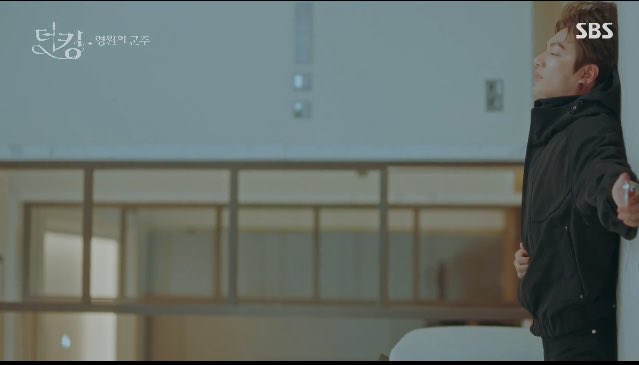 kdramainsight's tweet photo. the transition of this scene deserves an applause periodt. #TheKingEternalMonarchep13 https://t.co/3y4sXzeRms